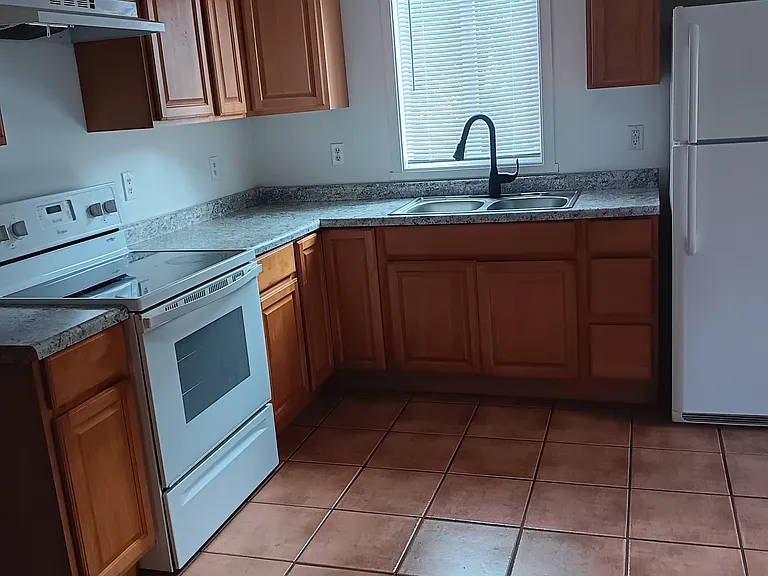 3388 Pleasant St #A — Photo 11
