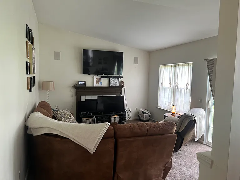1453 Glenview Dr — Photo 15