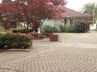 5661 McMillan St, Dearborn Heights, MI 48127