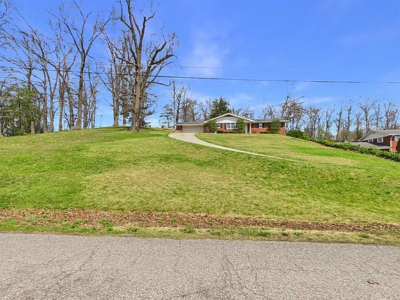 4th image of 415 Redbud Dr