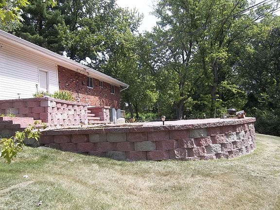 2nd image of 4324 Woodhill Dr