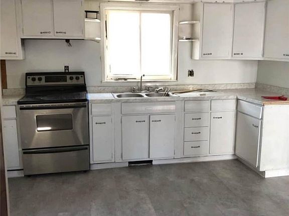 5th image of 1210 Francis St