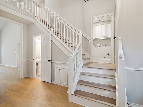 4th image of 253 Victory Ln