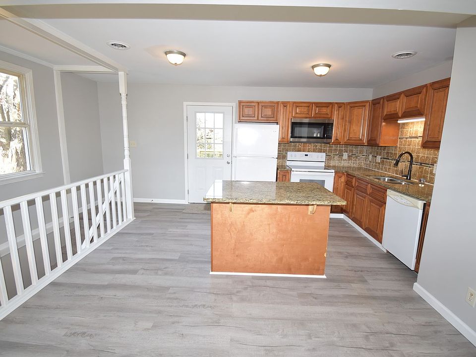 1st image of 1421 Richmond Pl