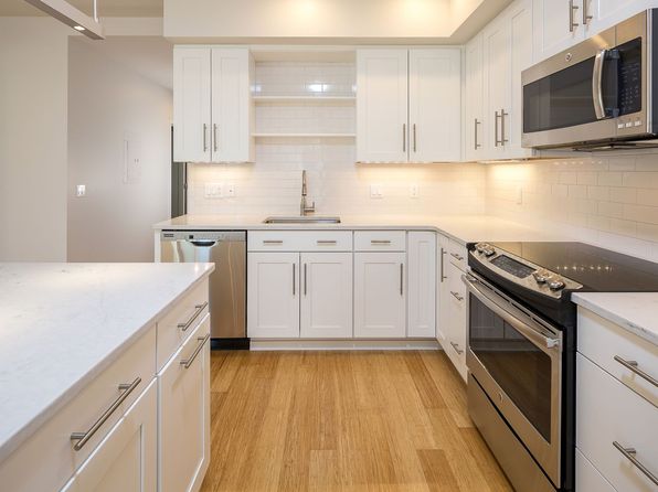 8 Main St #1