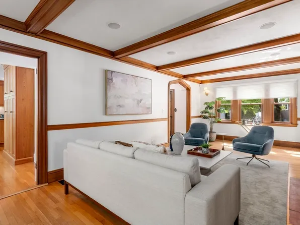 38 Lawrence Ln, Belmont, MA 02478