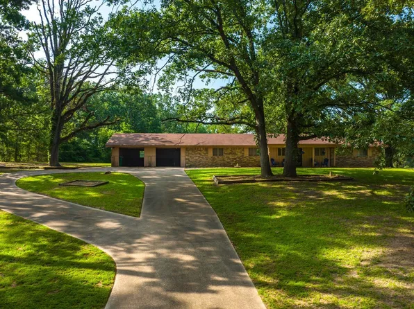 11099 Noonday Rd, Hallsville, TX 75650