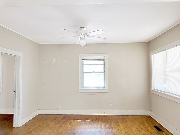5th image of 813 Mill St