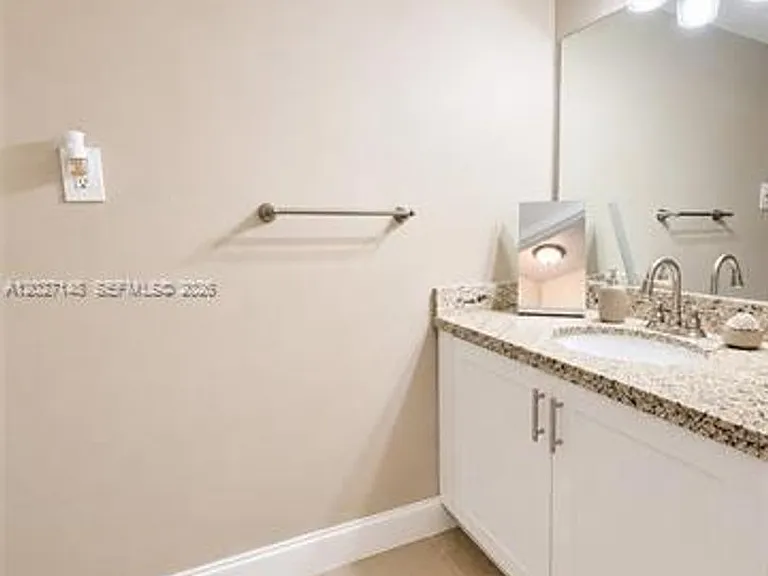 12295 SW 10th Ter — Photo 10