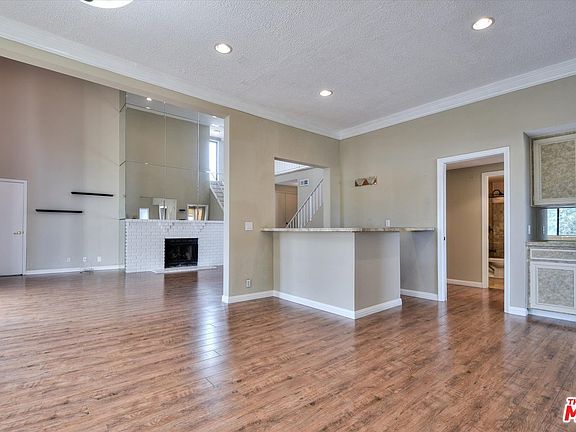 5th image of 6240 Whitsett Ave APT 303