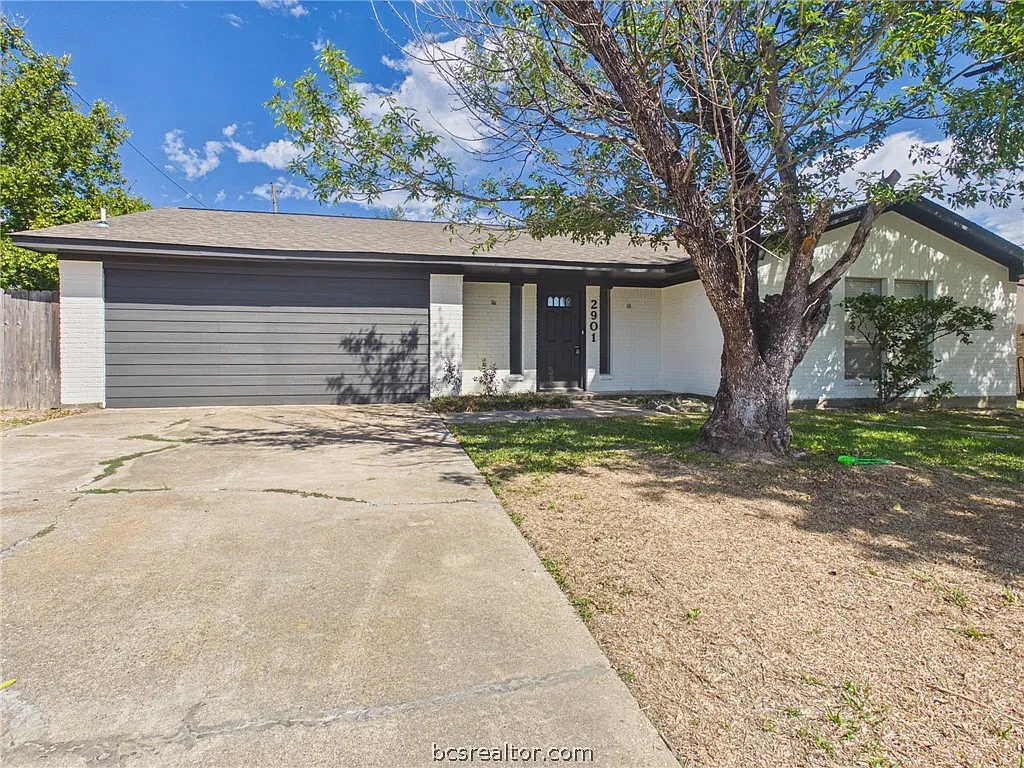 4 bed, 2165 sqft, $2,350 — Photo 1