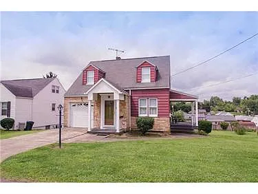 906 Green St photo 1