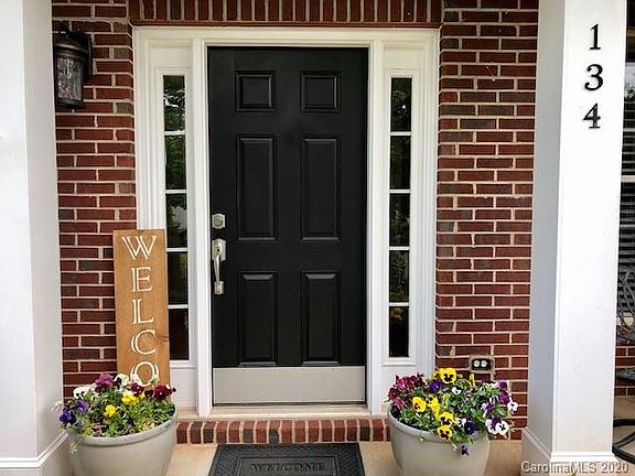 2nd image of 134 N Wendover Trce