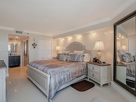 3rd image of 6767 Collins Ave APT 607