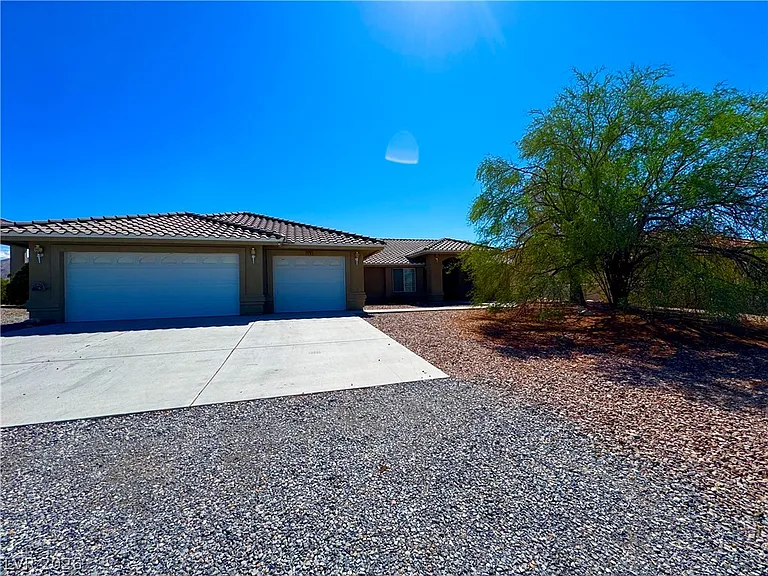 2281 S Zuni Ave — Photo 1
