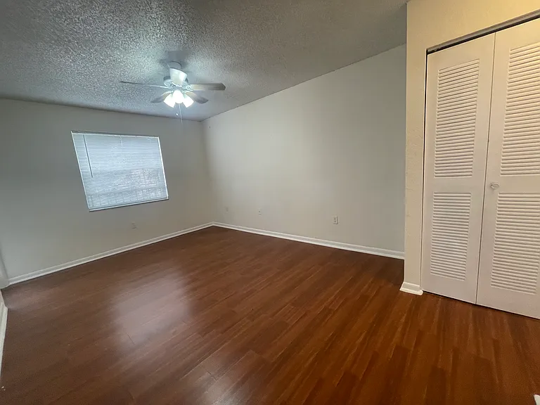 2811 N Oakland Forest Dr #206 — Photo 6