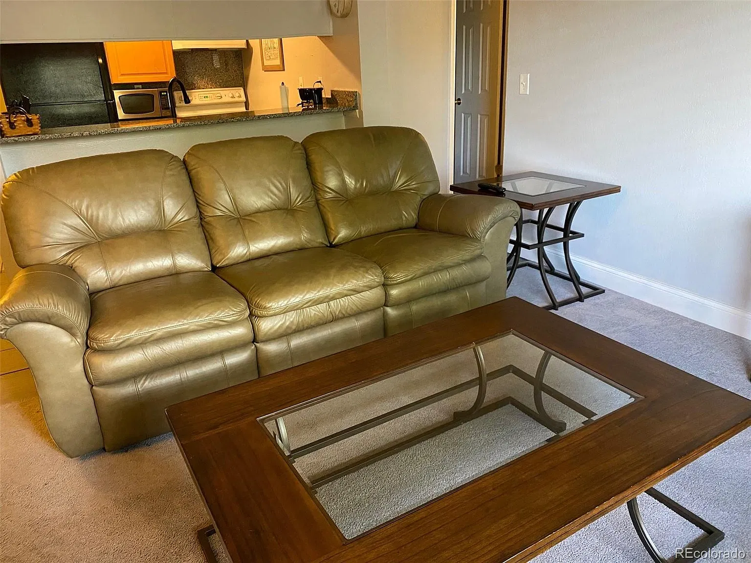 2 bed, 2.0 bath, 890 sqft, $1,850 — Photo 3