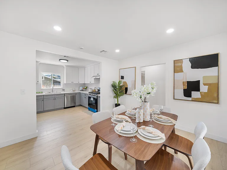 2035 Las Colinas Ave — Photo 19