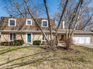 26W258 Menomini Dr, Wheaton, IL