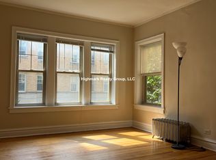 910 Reba Pl #1ON, Evanston, IL 60202