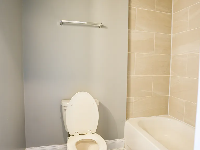 2213 Riggs Ave — Photo 15