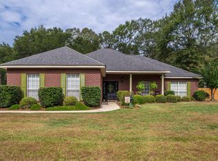 16 Carnaby St, Petal, MS 39465