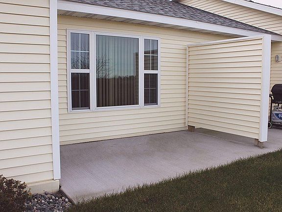 PRIVATE REAR PATIO (PATIO UNITS ONLY)