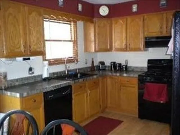 1111 Bonita Ln, McHenry, IL 60050