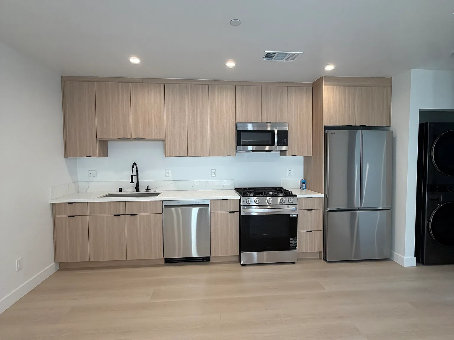2 bed, $3,250 — Photo 1