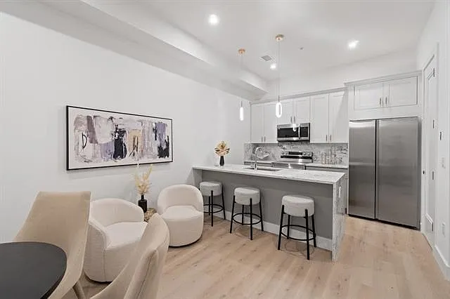 491 Broadway #202 — Photo 3