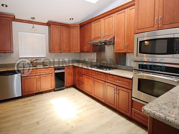 2nd image of 93 Live Oak Ave