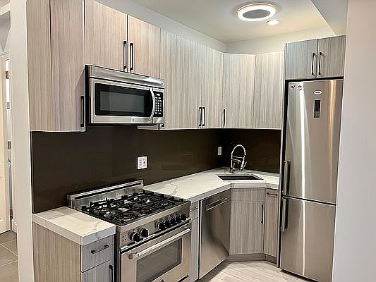 1st image of 114 E 40th St APT 9D