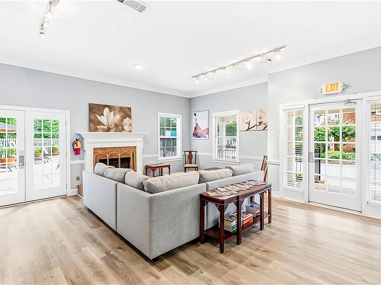 7500 Roswell Rd #80 — Photo 29