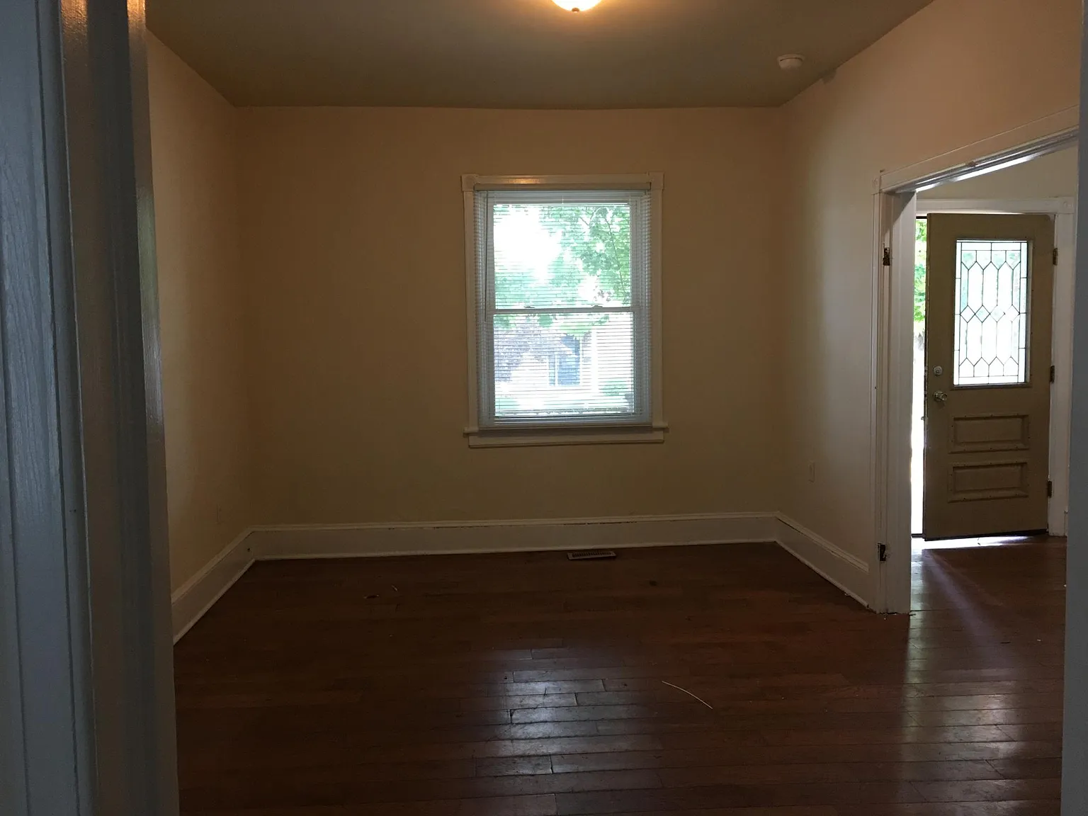 6 bed, 2200 sqft, $3,900 — Photo 4