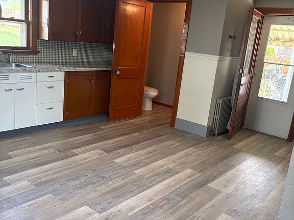 2nd image of 409 Centre St