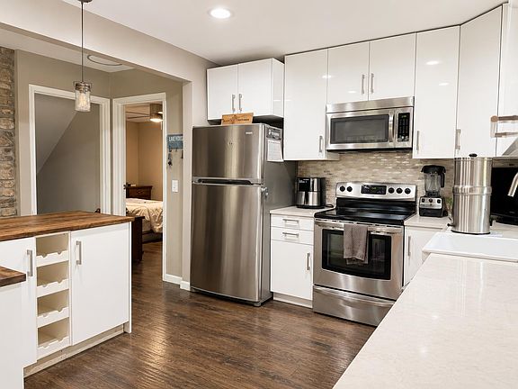 4th image of 20227 Lakeview Dr