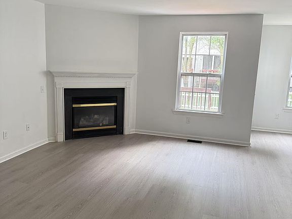 3rd image of 204 Beckington Ct