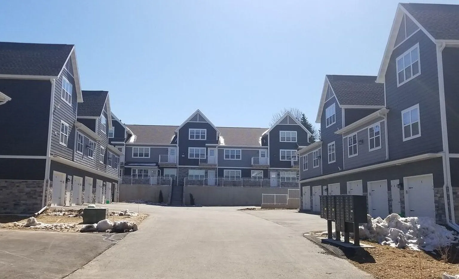 Chapel Hill Apartments — Photo 2