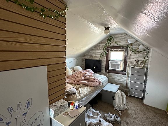 4th image of 304 York Way
