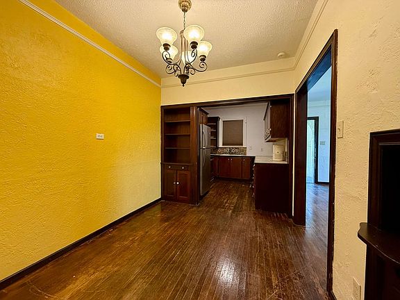 5th image of 810 W Craig Pl Unit 103