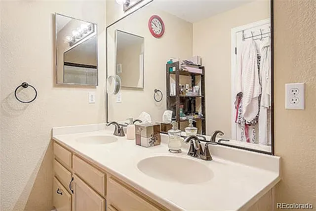 10131 E Carolina Dr #203 — Photo 15