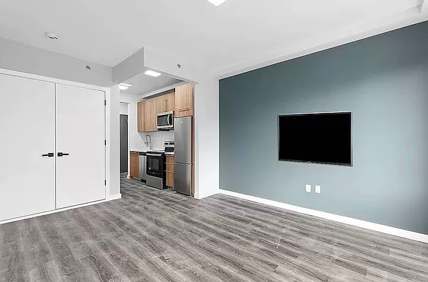 Rented by Elmekies Equities | media 6