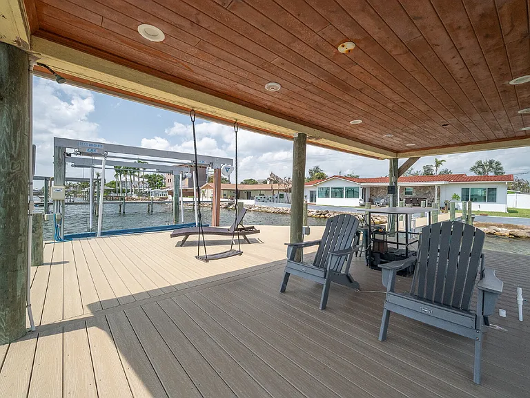 1110 S Banana River Dr — Photo 22