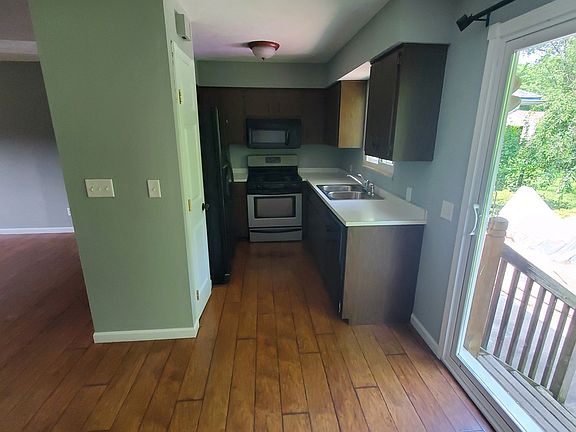 5th image of 3861 Mill St #B