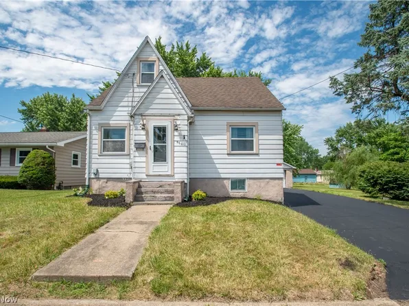666 Sanderson Ave, Campbell, OH 44405