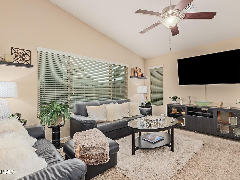 1st image of 37110 W LEONESSA Avenue