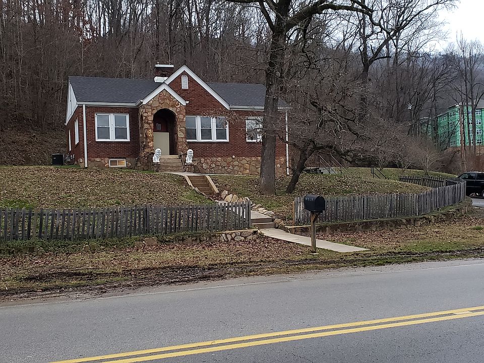 1017 MOUNTAIN CREEK RD
