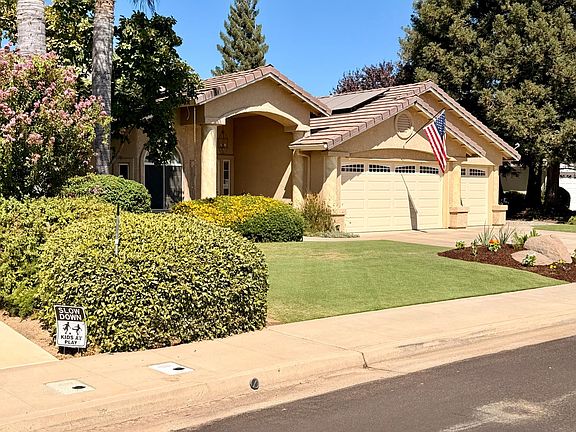 2nd image of 2555 Bellaire Way