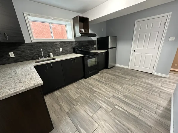 1335 Victoria Dr, London, ON N5Y 4E7