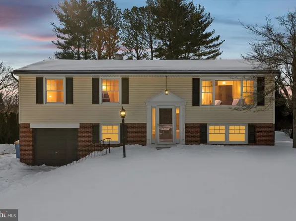 108 E 1st Ave, Parkesburg, PA 19365